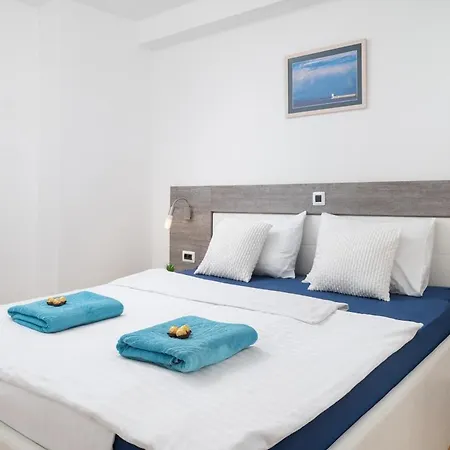 Sunny 121 With Private Access Petrčane