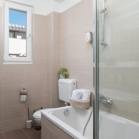 Apartman Sunny 121 With Private Access Petrčane
