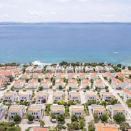Sunny 121 With Private Access Apartman *