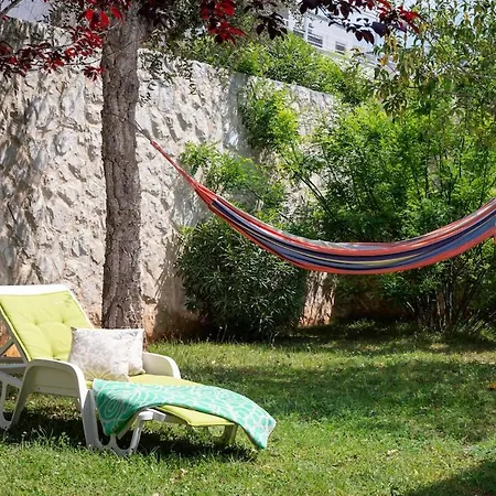 Apartment Sunny 121 With Private Access
